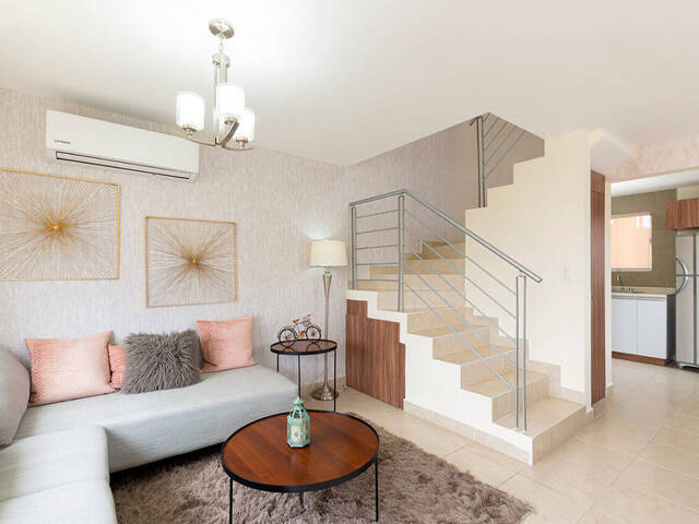 #228 - Casa en condominio para Venta en García - NL
