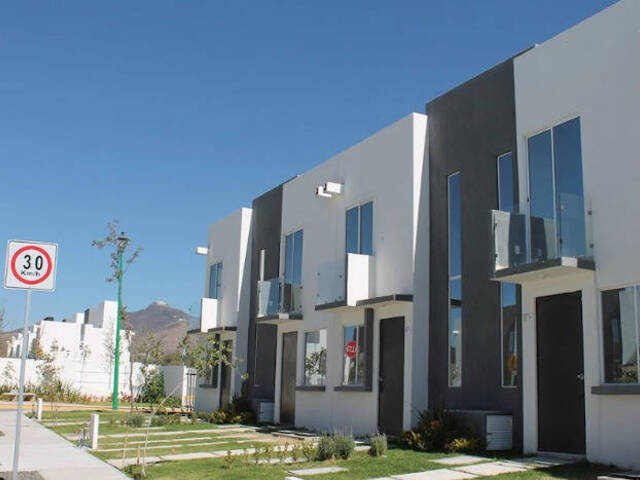 #845 - Casa sola para Venta en León - GT