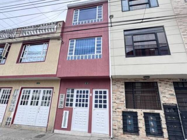 Venta en CIUDAD MONTES - Bogotá